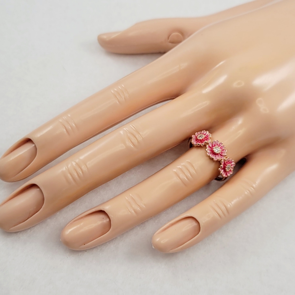 Rose Gold Three Flower Ring - Picture 11 of 13